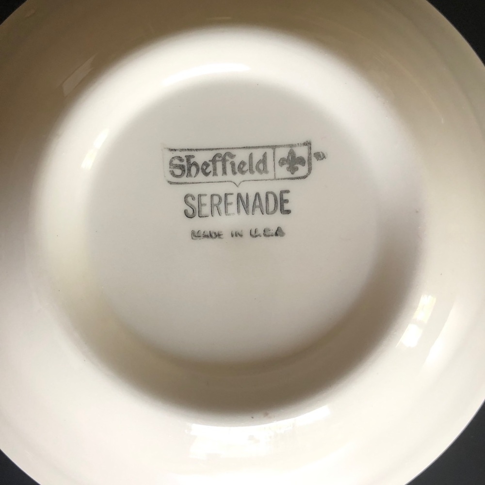Vintage Serving Bowl With Inner Ridges - Picture 4 of 7
